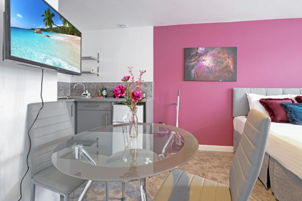 Fernbank Studios Sudbury Hill Harrow Self-Contained Studios With En-Suite Wembley Екстер'єр фото