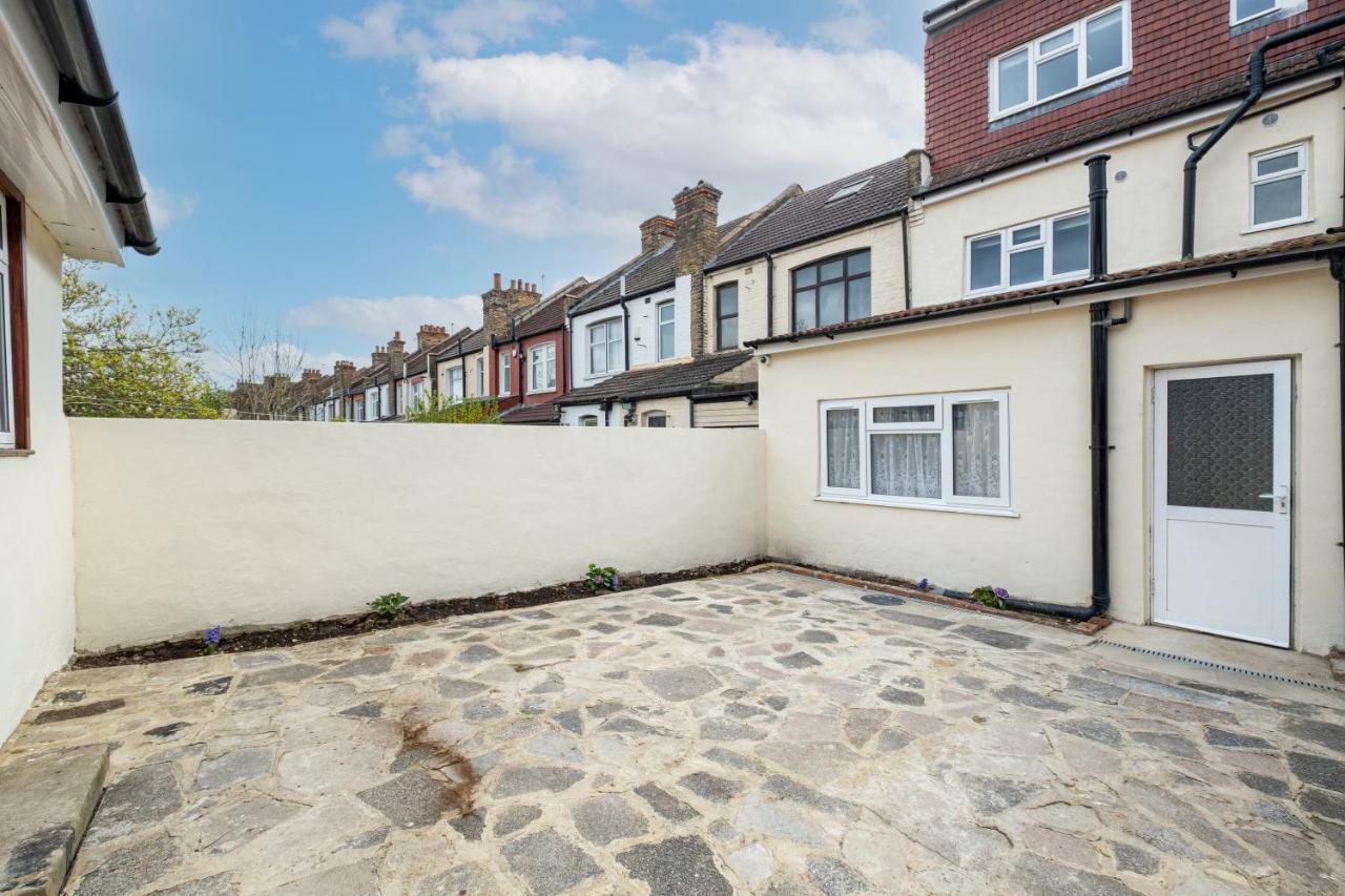 Fernbank Studios Sudbury Hill Harrow Self-Contained Studios With En-Suite Wembley Екстер'єр фото