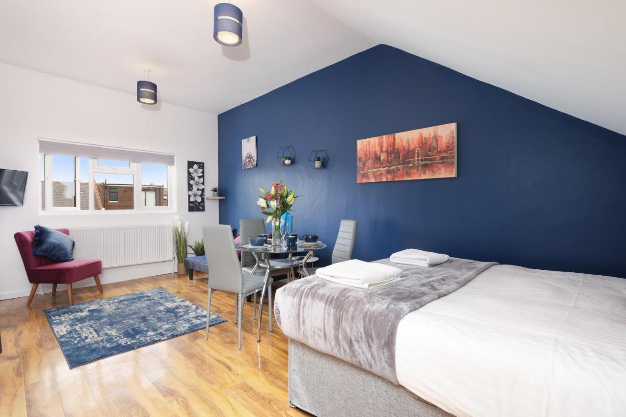 Fernbank Studios Sudbury Hill Harrow Self-Contained Studios With En-Suite Wembley Екстер'єр фото